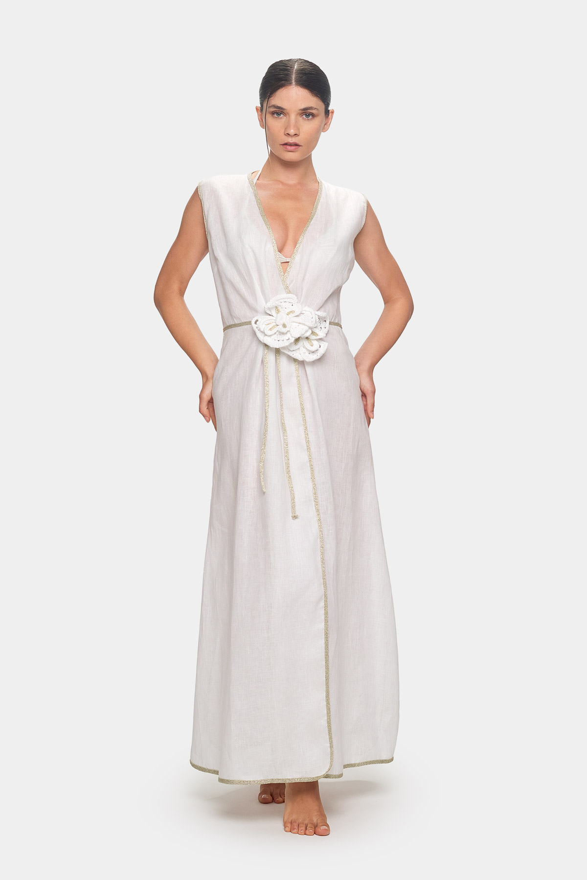 A03-PA_B Kaftano lungo in lino con rifiniture dorate della collezione estate 2024 Pantelleria Emamò Beachwear